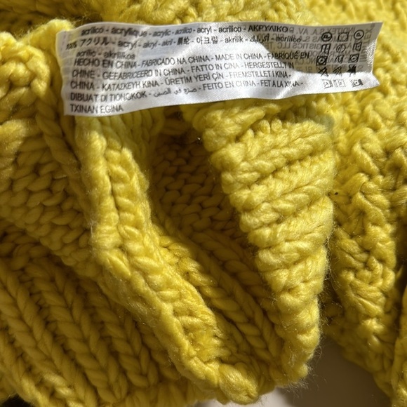 NWT. Zara Yellow Cable Knit Sweater. Size S. - Picture 9 of 9